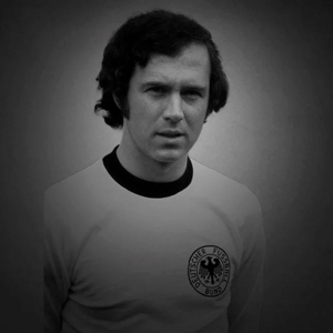 Thưa các bạn, ấn tượng sâu sắc nhất của bạn về “Vua bóng đá” Beckenbauer là gì?