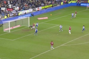 FA Cup - Manchester United tiến vào vòng tiếp theo với tỷ số 2-0 Wigan, Quỷ đỏ sút 33 lần và Dalot ghi bàn bằng cú sút phạt đền B-fee.