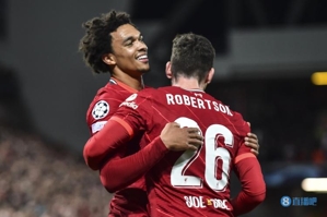 Top 3 hậu vệ kiến ​​tạo hay nhất lịch sử Premier League: Alexander-Arnold dẫn đầu danh sách với 58 lần, Robertson dẫn đầu danh sách với 57 lần