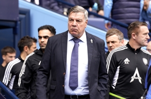 Allardyce trêu chọc Chelsea: Ngày mai ông sẽ tiếp quản Chelsea Hàng thủ quá tệ