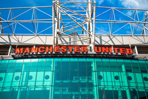 ESPN: Ban lãnh đạo cấp cao của Manchester United đã đến thăm nhiều đại gia, và mục tiêu ký hợp đồng chính trong kỳ chuyển nhượng mùa hè là tiền đạo và trung vệ