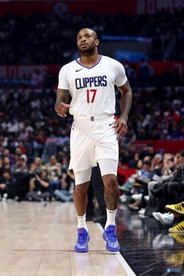 Quan chức của Clippers: PJ Tucker bị đau bắp chân phải và rút lui khỏi nửa sau trận đấu