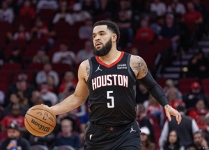 Rockets đã thực hiện được 15 quả ba điểm trong hiệp một, Van Jordan thực hiện được 7 trên 8 và Jeff Green thực hiện được 4 trên 5.