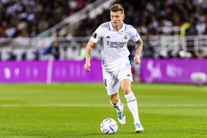 Phóng viên: Kroos đã đàm phán gia hạn hợp đồng với Real Madrid, hợp đồng mới có thời hạn đến năm 2025