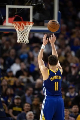 Thật là một sự mất mát đáng buồn! Klay ghi được 16 điểm khi bắn 7 ăn 17, 3 rebound, 2 hỗ trợ và 3 lần đánh cắp, và 2 ăn 8 ba điểm.