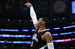 Tổng số bàn thắng trong mùa giải thường xuyên của Westbrook vượt qua Ewing và vươn lên vị trí thứ 25 trong lịch sử NBA & theo sát Harden