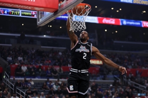 Kawhi: Kinh nghiệm làm việc với những cầu thủ xuất sắc khiến tôi hiểu tầm quan trọng của sự hy sinh bản thân đối với chiến thắng của đội.