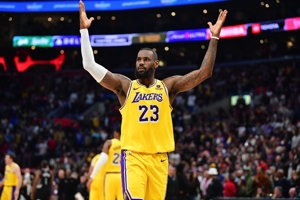 Phép thuật: Xin chúc mừng LeBron, người duy nhất trong lịch sử ghi được 40.000 điểm. Tôi rất vinh dự được có mặt ở đó để chứng kiến ​​điều đó.