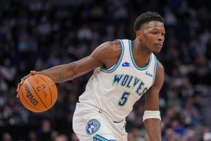 Ngày mai, Timberwolves thách đấu Lakers là điều đáng nghi ngờ và nhiều người khác, bao gồm cả Towns và Morris, sẽ vắng mặt.