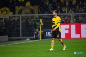 Hummels tweet ăn mừng: Chúng tôi vẫn ở đây, hẹn gặp bạn ở tứ kết Champions League