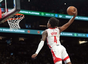 Dẫn đầu! Jaylen Green đã ghi được 14 điểm, 6 rebound và 2 block trong hiệp đầu tiên khi bắn 4/7 và 3/4 quả ba điểm.