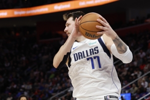 Quan chức Mavericks: Doncic có thể ra sân trong trận Mavericks gặp Nuggets hôm nay