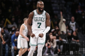 Đẳng cấp siêu sao! Jaylen Brown ghi trung bình 29,7 điểm, 6,1 rebound và 3,5 kiến ​​​​tạo trong 12 trận gần nhất.