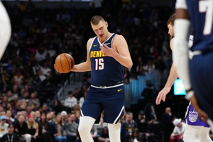 Các đội có thể làm gì để hạn chế Jokic? Truyện cười Josh Hart: Hãy cầu nguyện