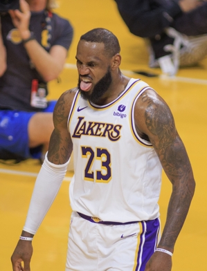 Hãy mở rộng khoảng cách! Lakers đã ghi được 150 điểm để giành chiến thắng trên sân nhà, dẫn trước Warriors xếp thứ mười 2,5 trận.