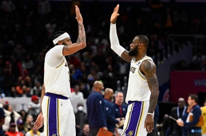 Chơi khác hẳn! Lakers thực hiện 38 trong số 43 quả ném phạt và Pacers thực hiện 9 trong số 16 quả ném phạt