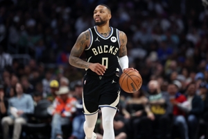 Chiến đấu cho đến khi phạm lỗi 6 lần và rời sân! Lillard ghi được 36 điểm khi bắn 10 ăn 24, 5 rebound, 6 kiến ​​​​tạo và 7 lần chuyển bóng.