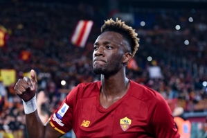 Abraham vào sân từ băng ghế dự bị và chơi lại cho Giallorossi sau 307 ngày