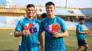 Chủ tịch Hà Nội FC phát lì xì đầu năm mới